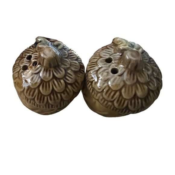 Vintage Acorn Salt‎ and Pepper Shakers Brown Fall Small - Picture 2 of 4